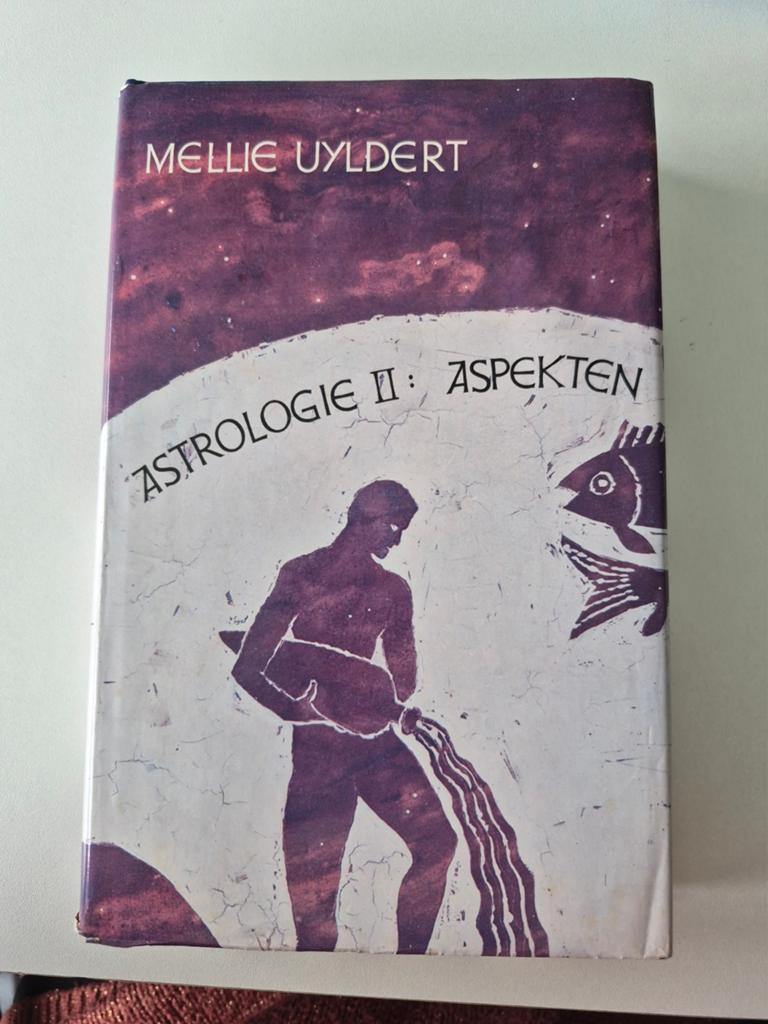 Astrologie II: Aspekten - Mellie Uyldert (nette staat), Ophalen of Verzenden, Gelezen, Astrologie, Achtergrond en Informatie