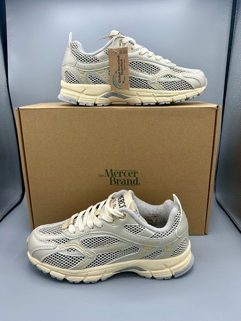 Mercer Amsterdam The Re-Run Champagne Crème – Maat 40, Beige, Nieuw, Ophalen of Verzenden, Sneakers of Gympen