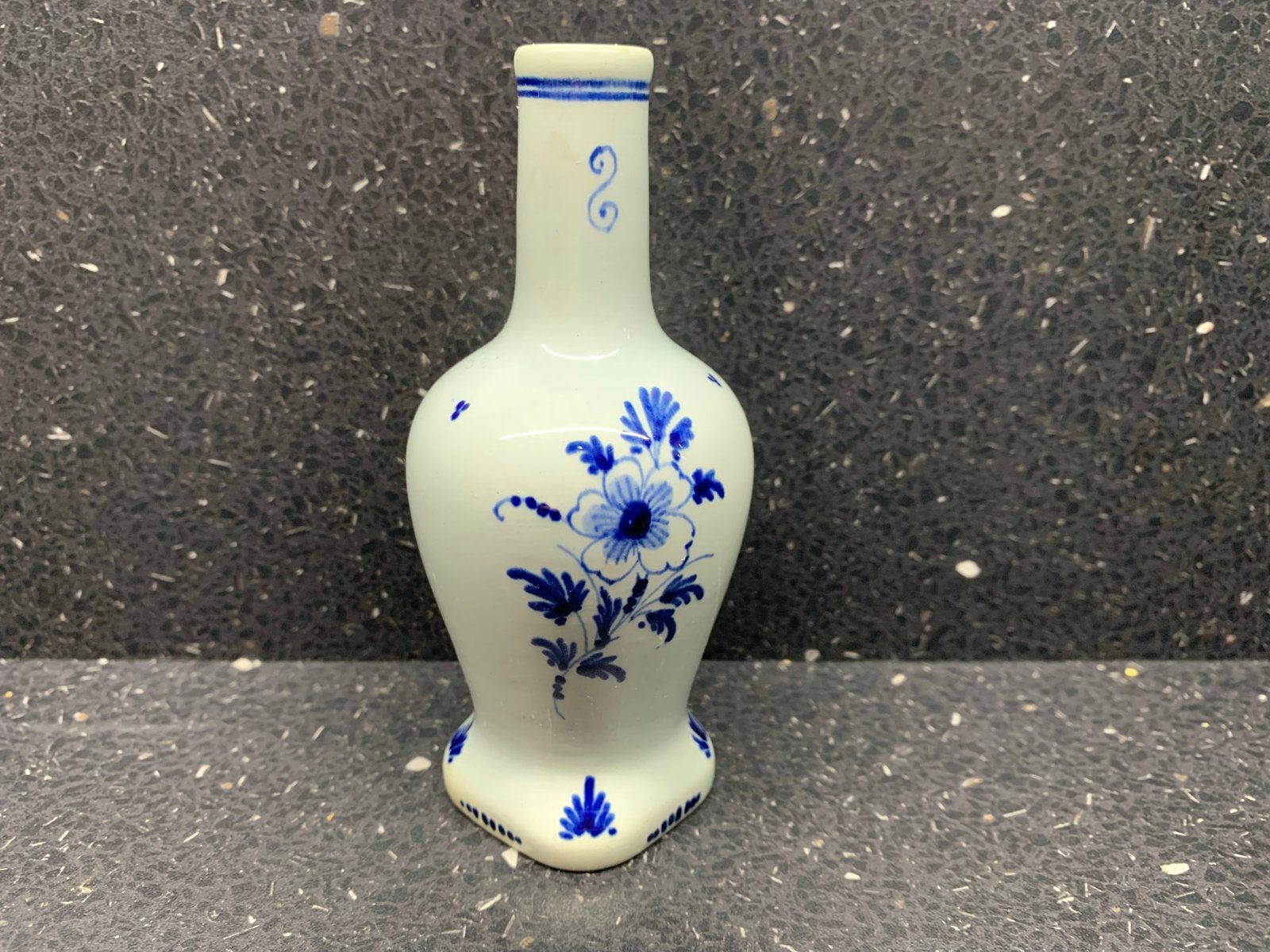 Delfts Blauw vaasje, handgeschilderd, Schoonhoven Holland, Ophalen of Verzenden