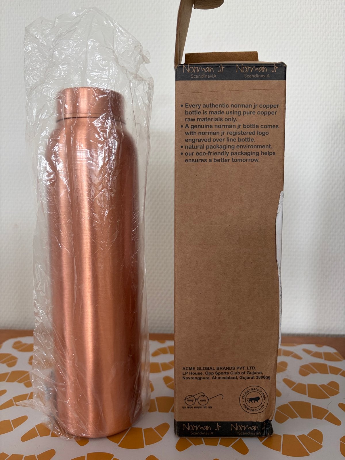 Norman Jr. Koperen Waterfles - Nieuw in Verpakking, Huis en Inrichting, Nieuw, Ophalen of Verzenden, Scandinavisch, Oranje