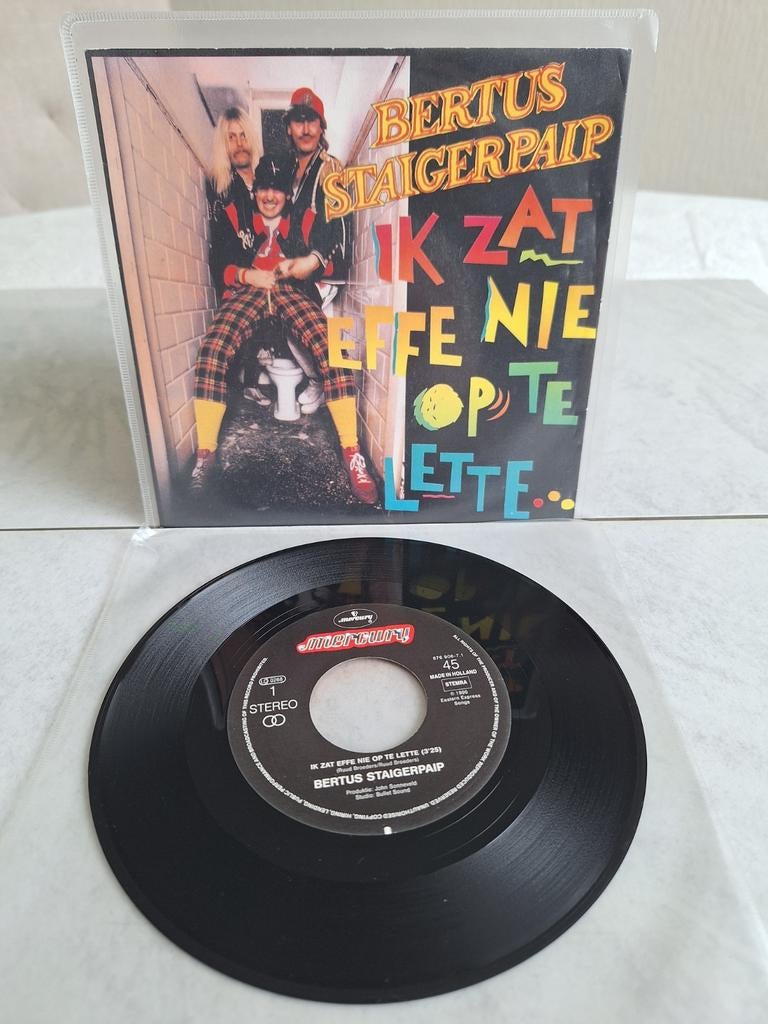 Single van BERTUS STAIGERPAIP // IK ZAT EFFE NIE OP TE LETTE, Cd's en Dvd's, Vinyl | Nederlandstalig, Ophalen of Verzenden, Zo goed als nieuw
