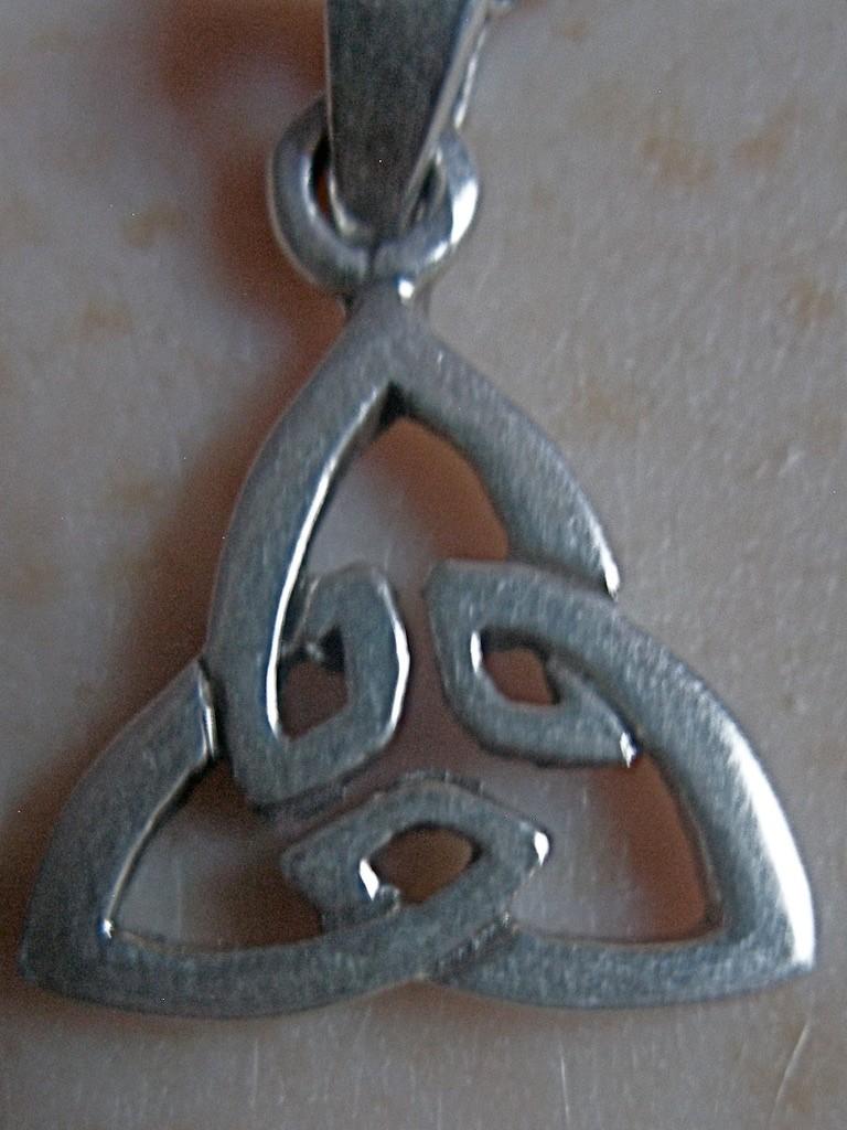 Zilveren 925 zilver kettinghanger driehoekig keltische knoop, Verzenden, Nieuw, Zilver, Zilver