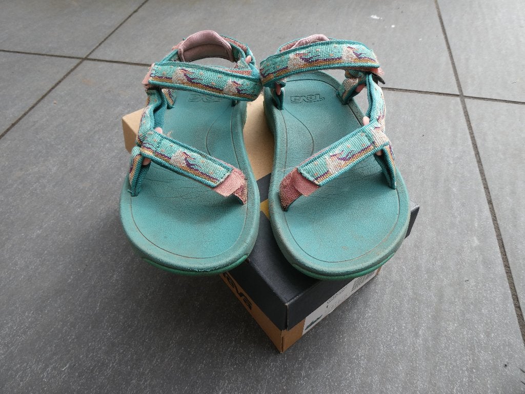 Teva sandalen maat 32, Ophalen, Gebruikt, Meisje, Overige typen