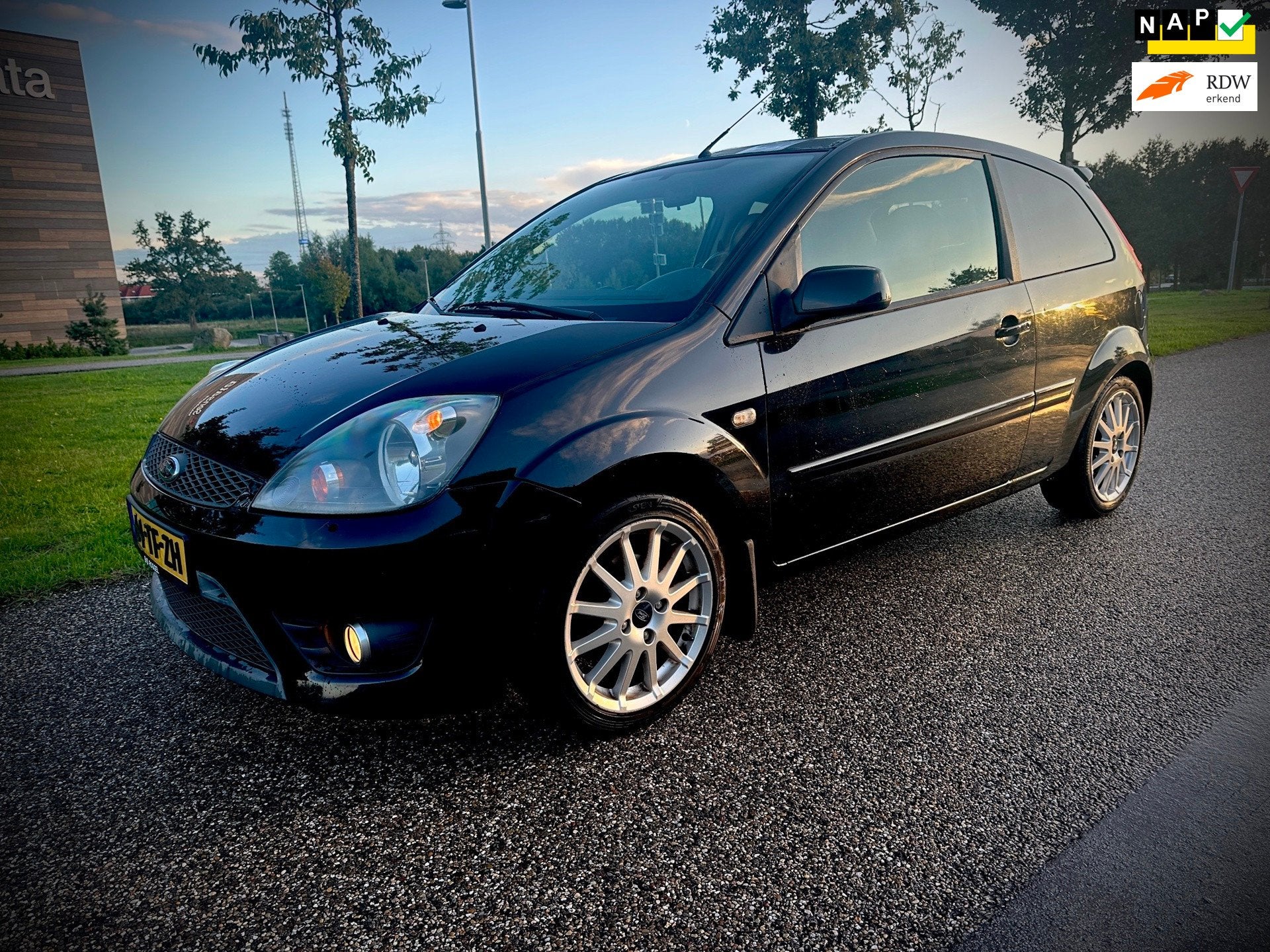 Ford Fiesta 1.6-16V Sport Ultimate Edition, nr 142, leer, ai, Voorwielaandrijving, 1596 cc, Zwart, 4 cilinders