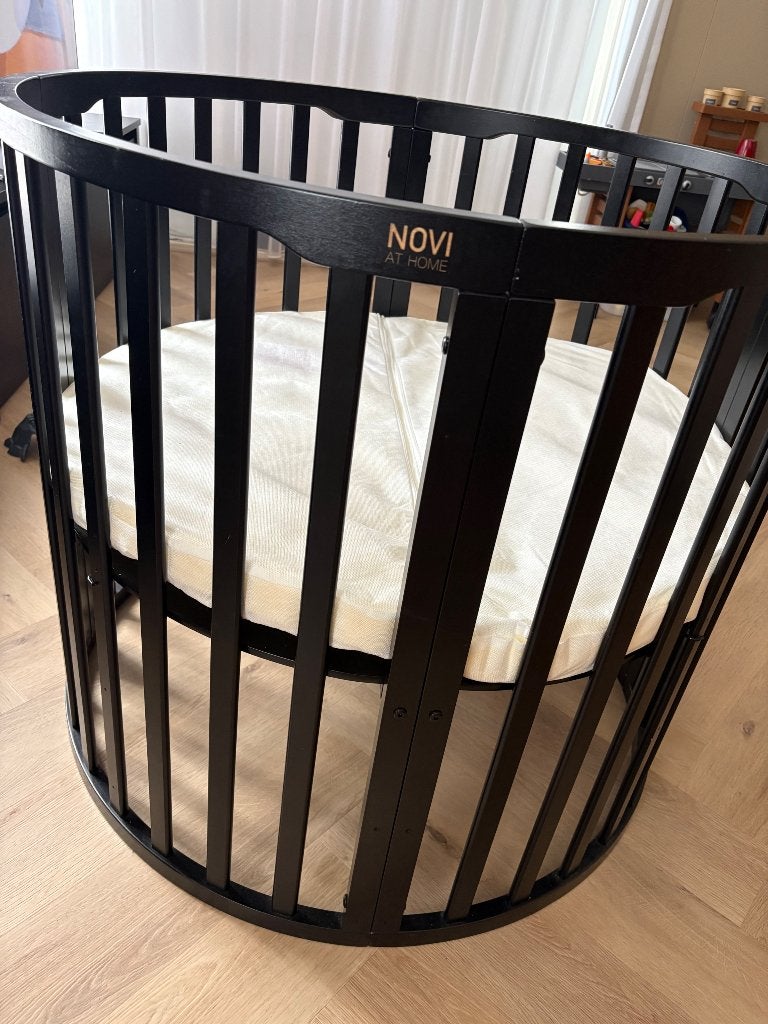 Box Novi at Home Nooni Rond Black , incl matras, Kinderen en Baby's, Boxen, Ophalen, Zo goed als nieuw, Rond, In hoogte verstelbaar