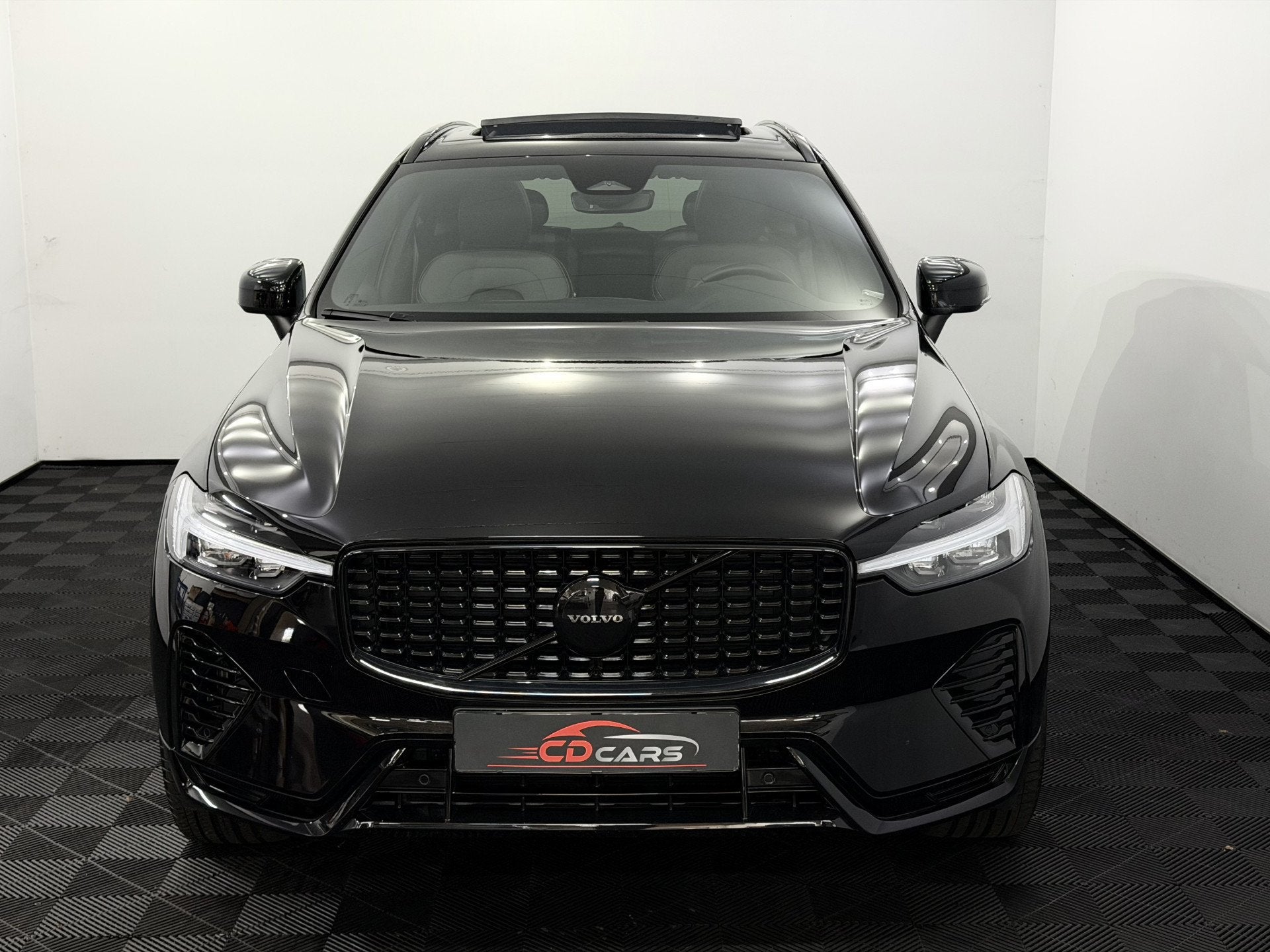Volvo XC60 2.0 T8 Plug-in hybrid AWD Black Edition Orrefors, Automaat, Gebruikt, Euro 6, 4 cilinders
