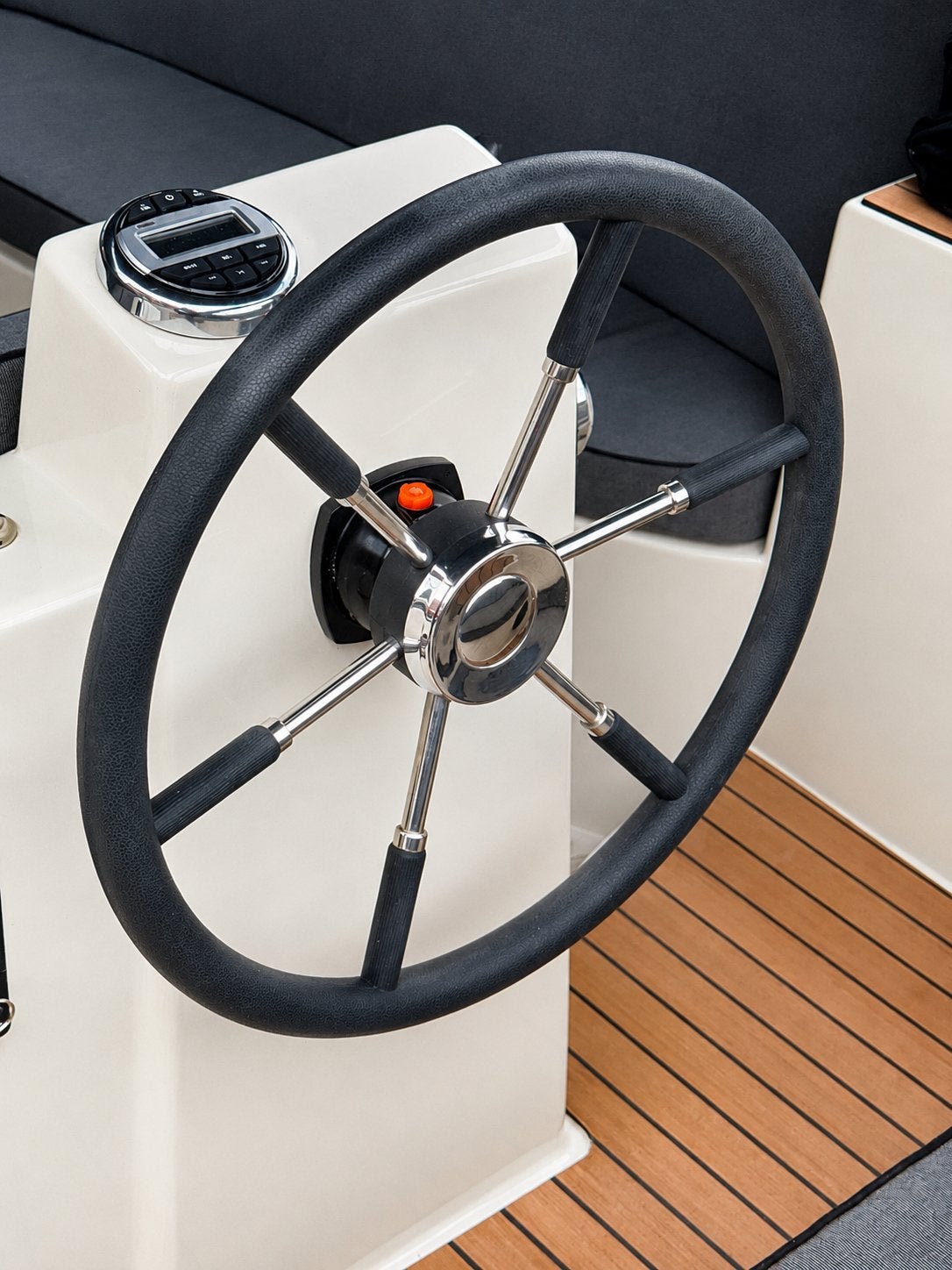 Primeur 610 honda 50pk  audio bimi bwj 017 nieuwstaat!, Ophalen, Zo goed als nieuw, Maassloep, Elektrische start