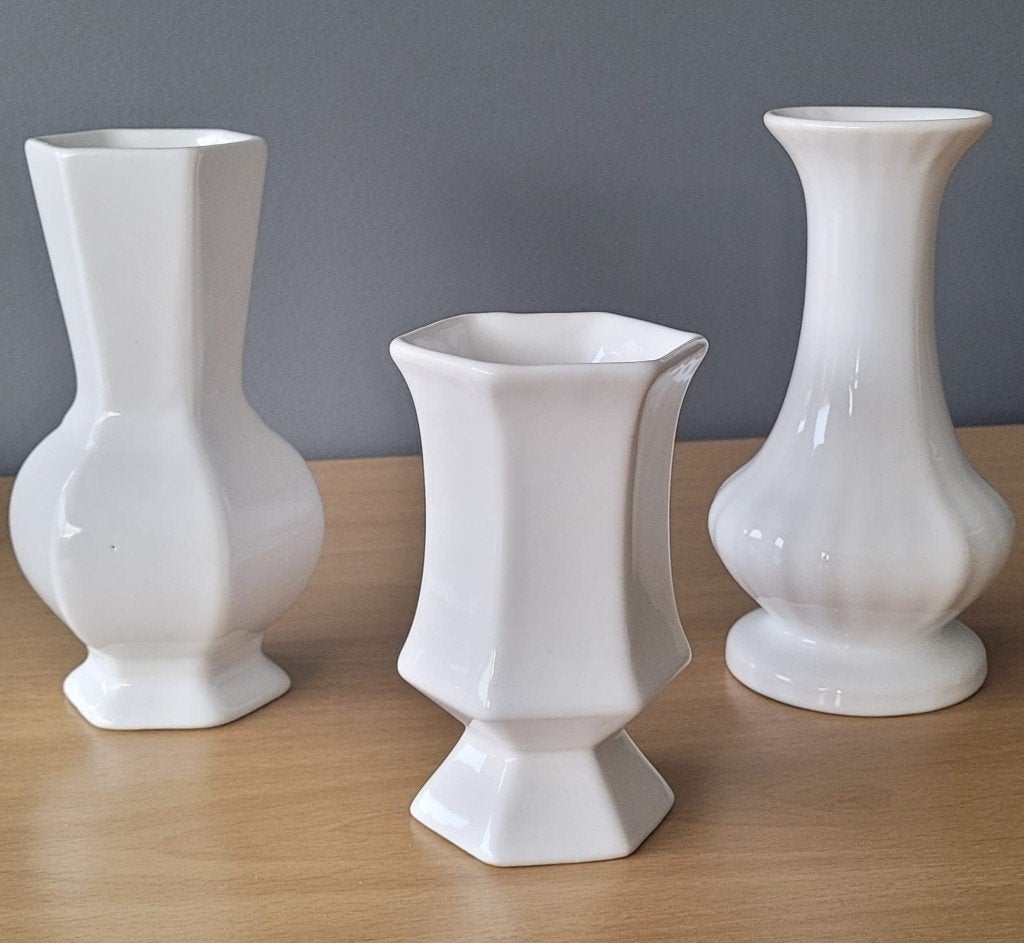 set van 3 mooie witte vaasjes, Huis en Inrichting, Ophalen of Verzenden, Zo goed als nieuw, Wit, Steen/keramiek