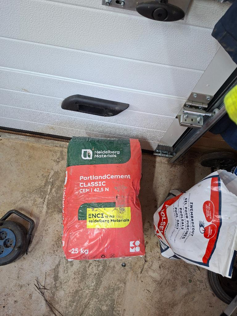 Portland cement 3 zakken, Doe-het-zelf en Verbouw, Overige Doe-het-zelf en Verbouw, Ophalen, Nieuw