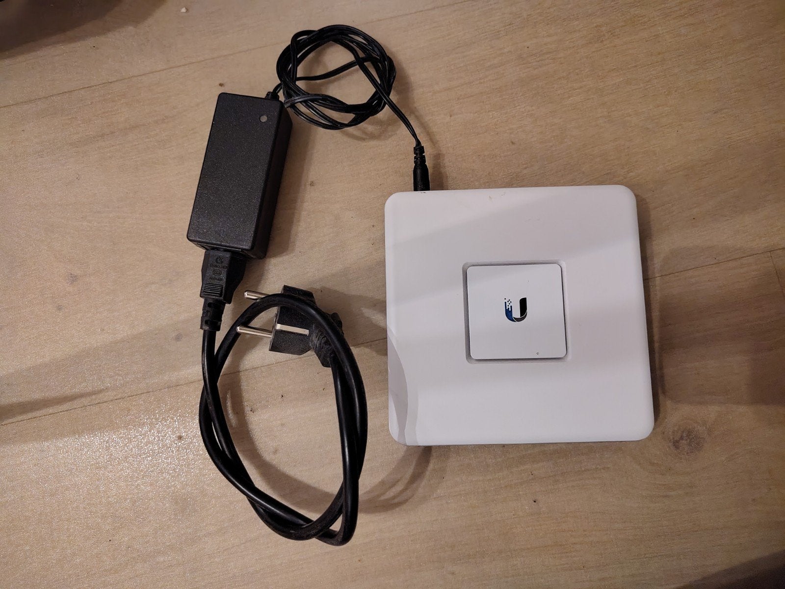Ubiquiti UniFi Security Gateway (USG) Router, Ophalen of Verzenden, Gebruikt, Router, Ubiquiti