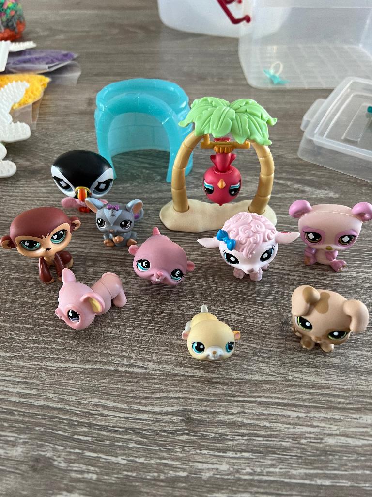 Hasbro littlest pet shop lps 10 poppetjes/22x klittenband, Ophalen, Zo goed als nieuw