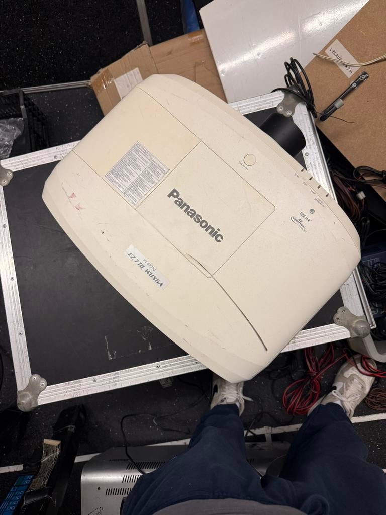 Panasonic PT-EZ770 (voor onderdelen), Ophalen