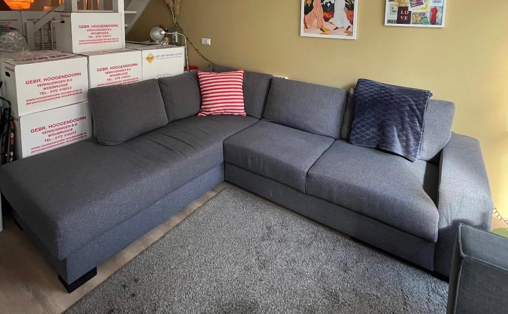 Gratis op te halen: Fijne bank (long chaise), Huis en Inrichting, Ophalen, 250 tot 300 cm, Gebruikt, Stof
