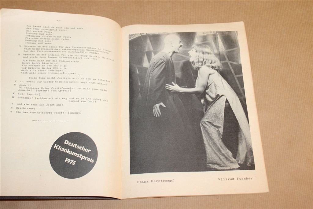 Rechts-Revue — Duits Politiek Cabaret 1978, Ophalen of Verzenden, Gelezen, Toneel