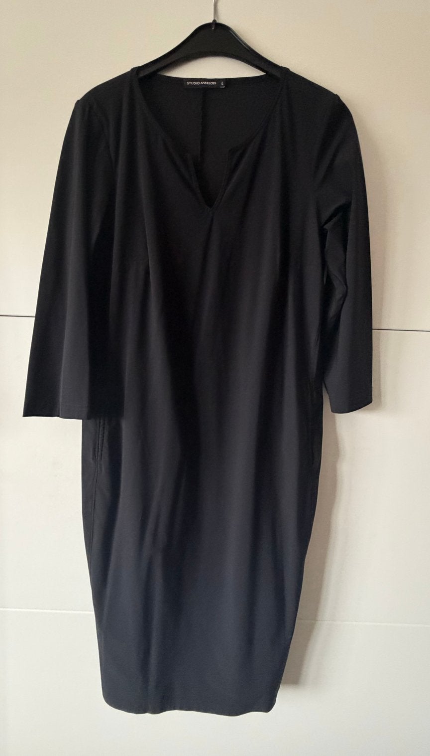 Studio Anneloes Zwarte Simplicity Jurk Maat L met Zakken, Ophalen of Verzenden, Gedragen, Maat 42/44 (L), Zwart