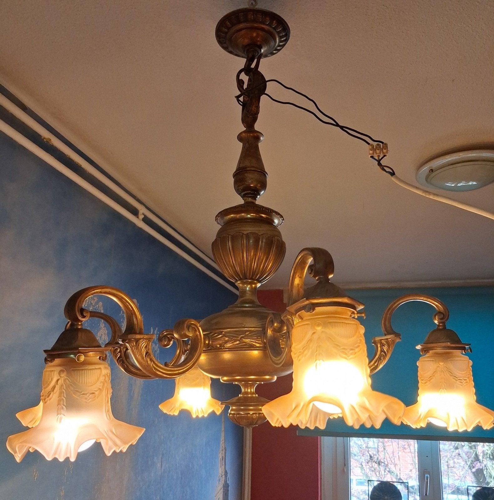 Vintage Koperen Zware Kroonluchter Hanglamp met Glas Kappen., Ophalen of Verzenden, Gebruikt, Glas