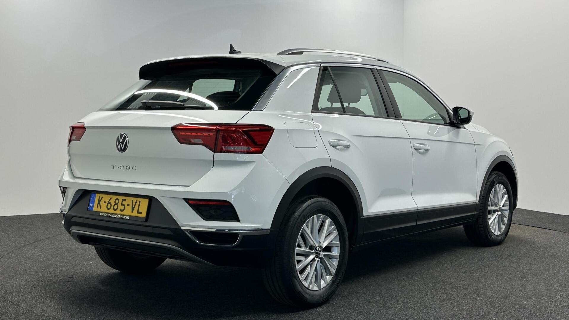 Volkswagen T-Roc 1.0 TSI Style Business CARPLAY NAVI ADAPTIE, Auto's, Volkswagen, Voorwielaandrijving, Stof, Gebruikt, Wit