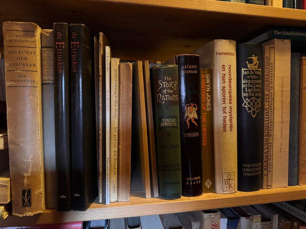 Boeken over Etrusken en Vikingen - Diverse Titels, Boeken, Ophalen, 20e eeuw of later, Gelezen