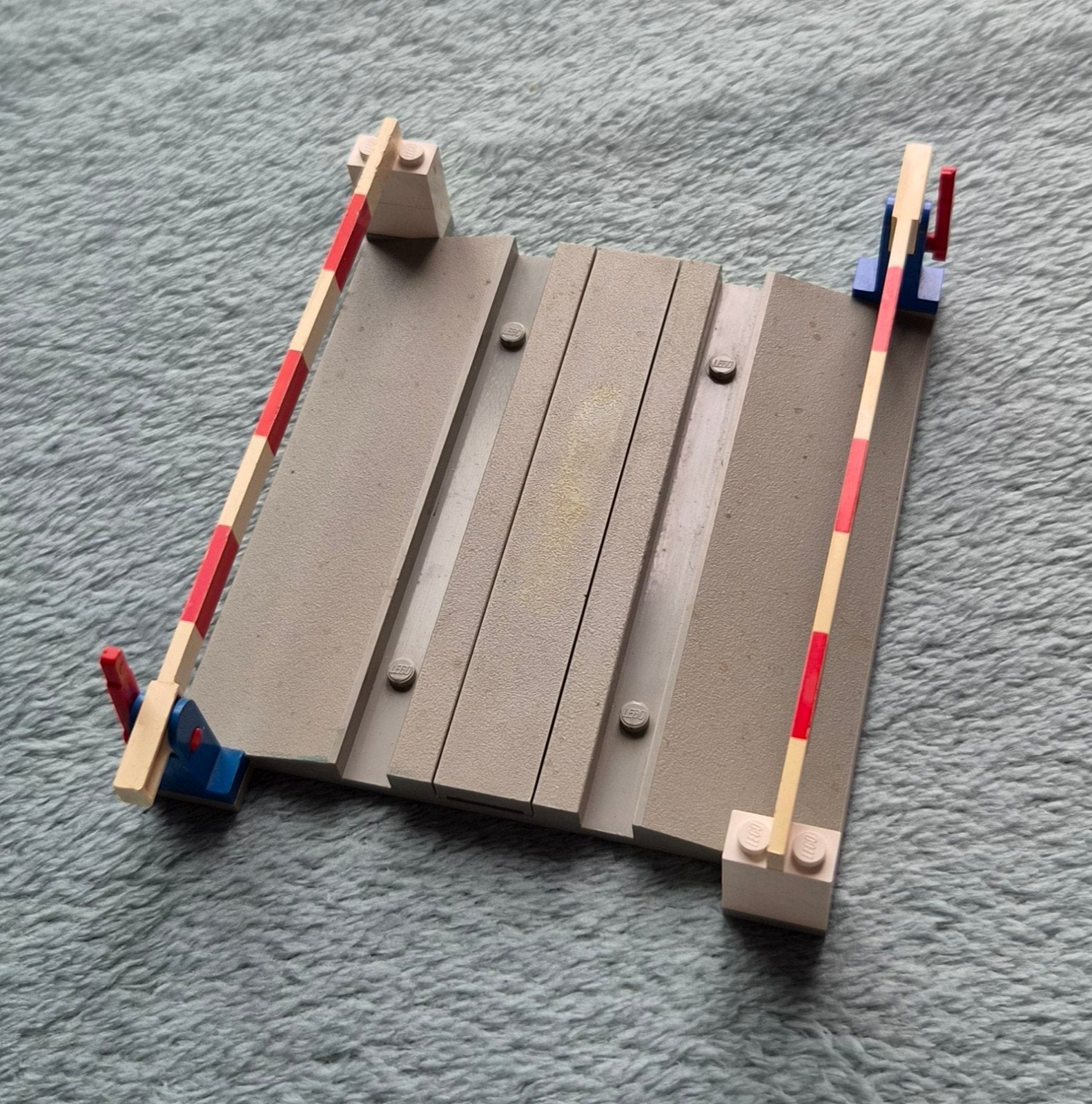 Lego trein 4,5 & 12 Volt blauwe rails spoorweg overgang., Ophalen of Verzenden, Gebruikt, Complete set, Lego