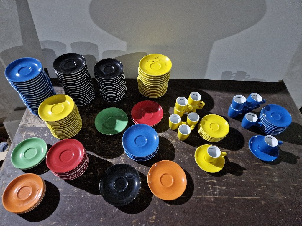 Diverse gekleurde schotels en kopjes Walküre porselein, Huis en Inrichting, Keuken | Servies, Gebruikt, Ophalen of Verzenden, Overige stijlen