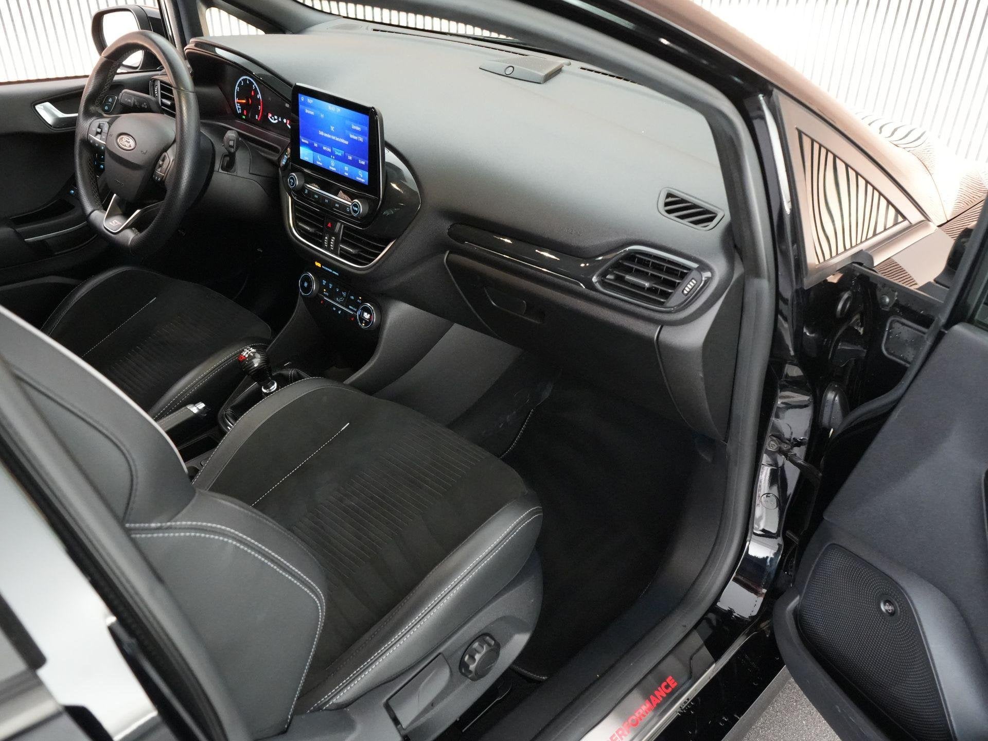 Ford Fiesta ST-3 1.5 200pk PERFORMANCE PACK |Milltek dual ou, Voorwielaandrijving, Euro 6, Leder en Stof, Zwart