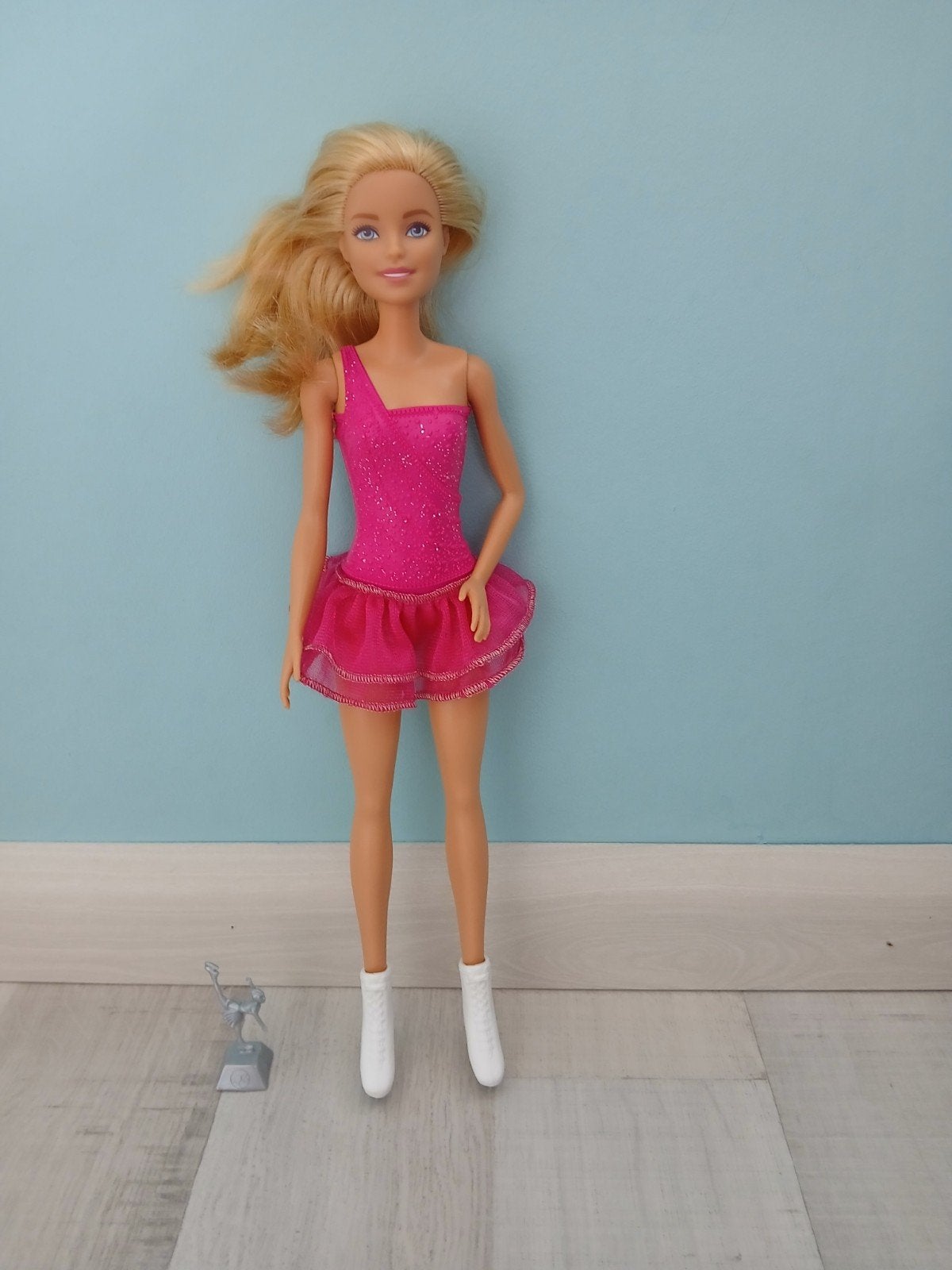 Barbie Schaatsster met Trofee en Afneembare Schaatsen, Ophalen of Verzenden, Zo goed als nieuw, Barbie
