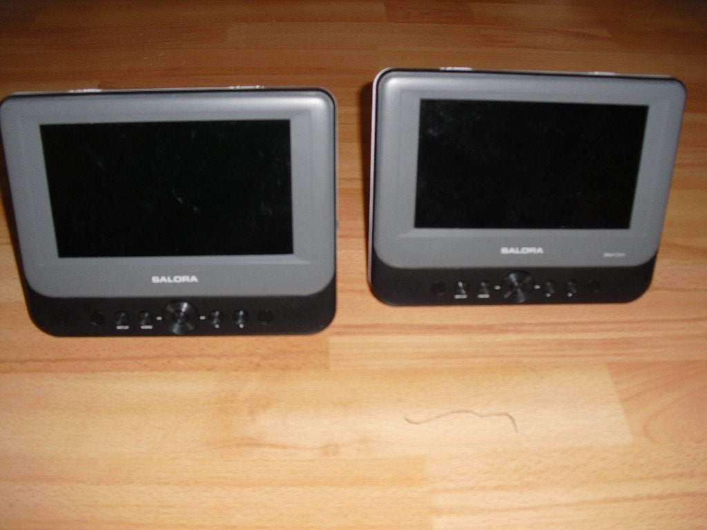 TE KOOP TWEE DRAAGBARE DVD PLAYERS  (duo), Ophalen, Gebruikt, Overige merken