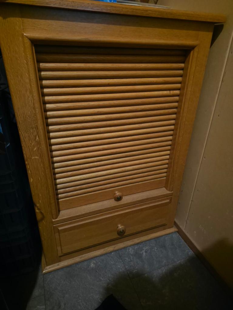 Tv meubel met houten roldeur - Meubelfabriek Oisterwijk, Ophalen, Gebruikt, 25 tot 50 cm, Minder dan 100 cm