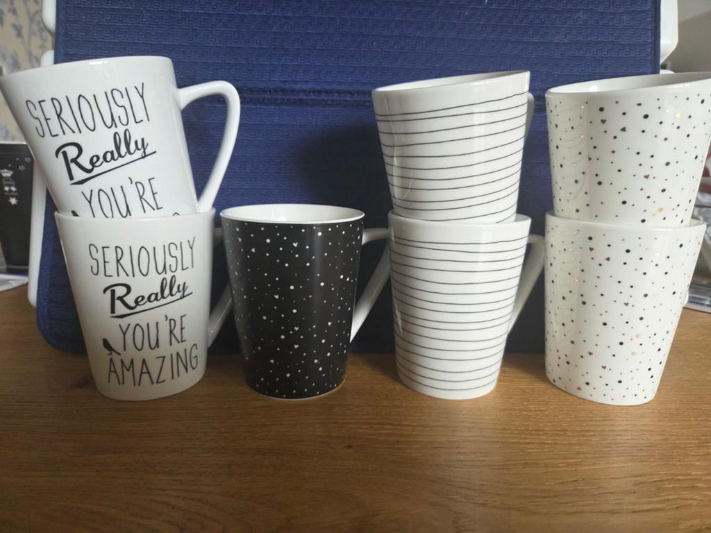 Dutch Rose mokken, Huis en Inrichting, Keuken | Servies, Ophalen, Gebruikt, Overige stijlen, Kop(pen) en/of Schotel(s)