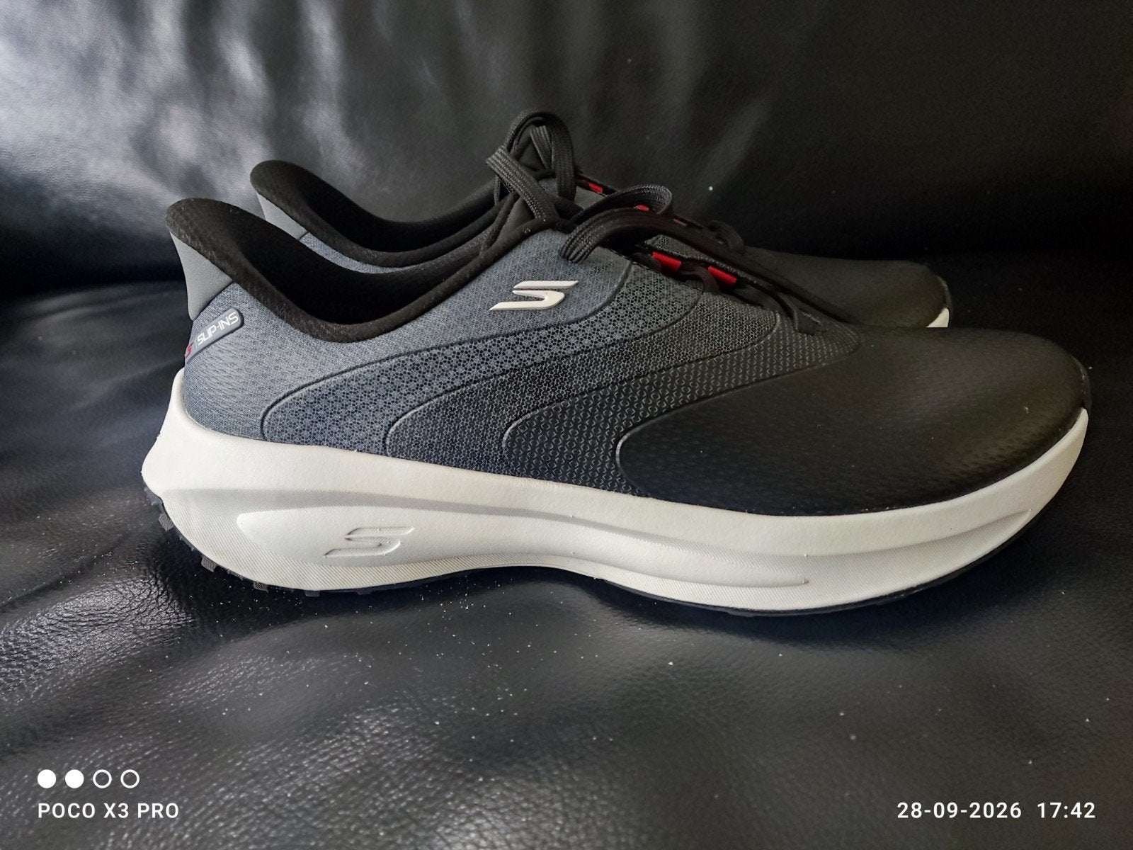 Te koop: Skechers  Flow SI Waterproof maat 43, Kleding | Dames, Ophalen, Skechers, Zwart, Zo goed als nieuw