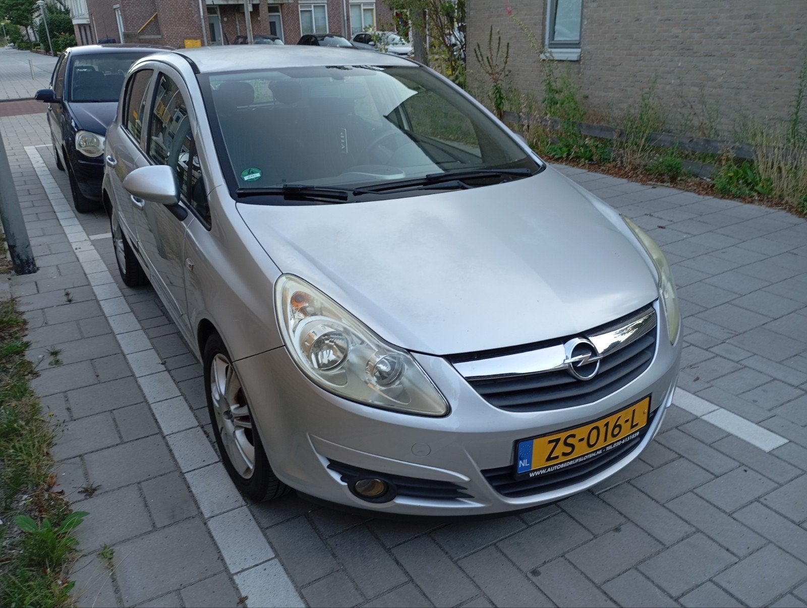 Opel Corsa 1.4 16V 5D WR 2006 Grijs, Auto's, Opel, Voorwielaandrijving, 1063 kg, 4 cilinders, 49 €/maand