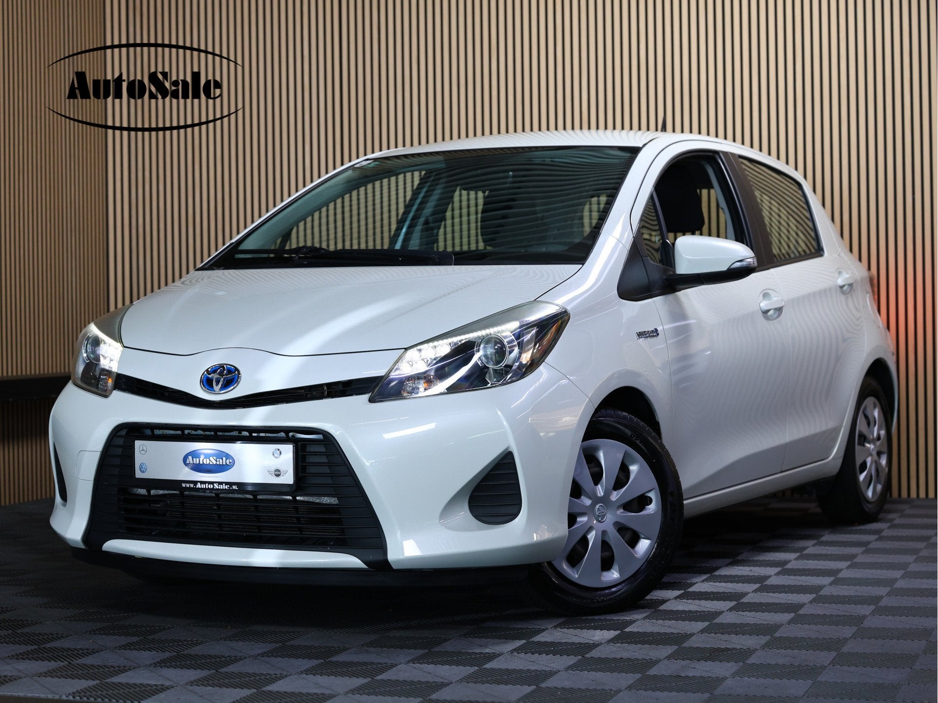 Toyota Yaris 1.5 Full Hybrid Comfort CLIMA RADIO AUTOMAAT "1, Gebruikt, 4 cilinders, Wit, Origineel Nederlands