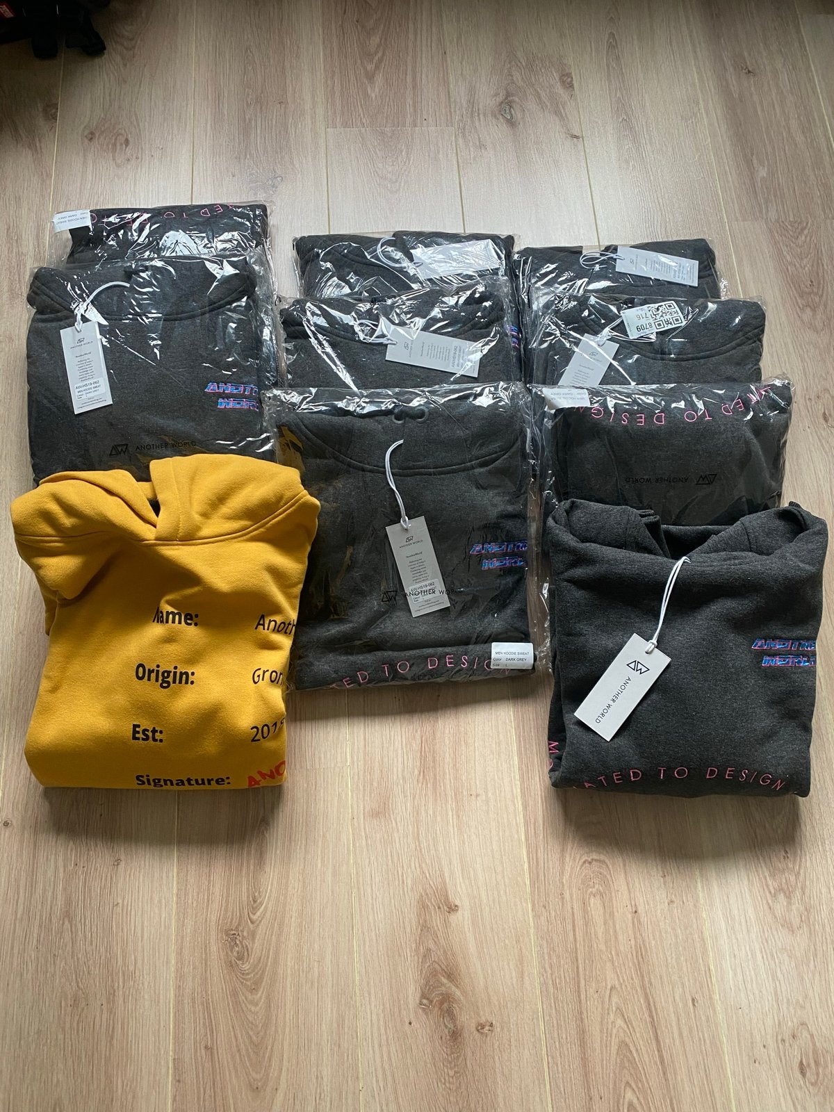 Partij Hoodies Another World - Nieuw met labels, Ophalen of Verzenden, Nieuw, Maat 48/50 (M), Grijs