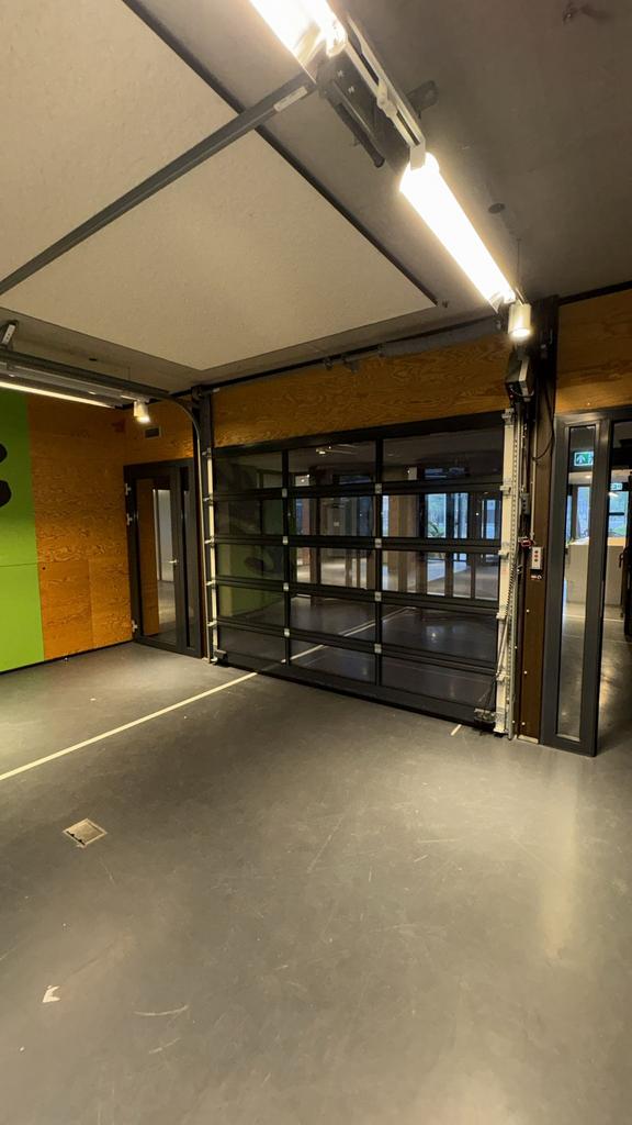 Elektrische overheaddeur snelloopdeur garagedeur evt 4 stuks, Doe-het-zelf en Verbouw, Deuren en Horren, Gebruikt, Garagedeur