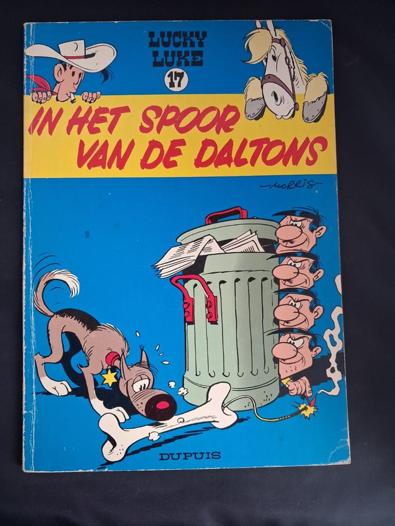 Lucky Luke 17 - In het spoor van de Daltons (Dupuis) 1973, Gelezen, Eén stripboek, Ophalen of Verzenden, Morris