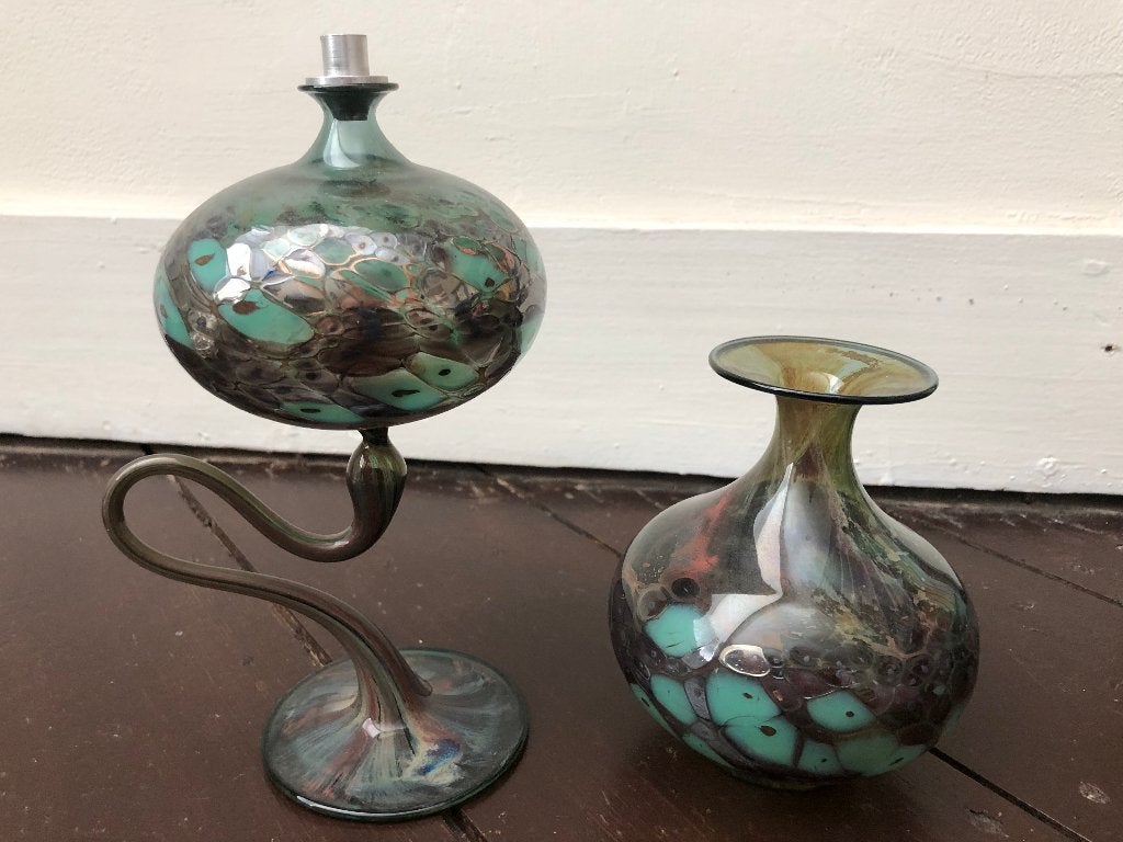 set van vaasje en olielampje, Antiek en Kunst, Ophalen