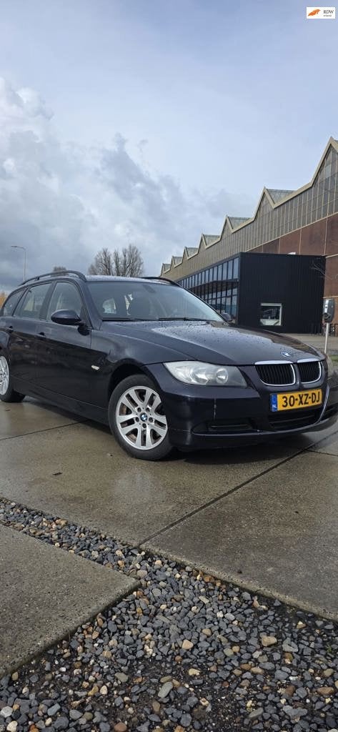 BMW 3-serie Touring 318i Executive, Auto's, BMW, Achterwielaandrijving, Blauw, Origineel Nederlands, Handgeschakeld