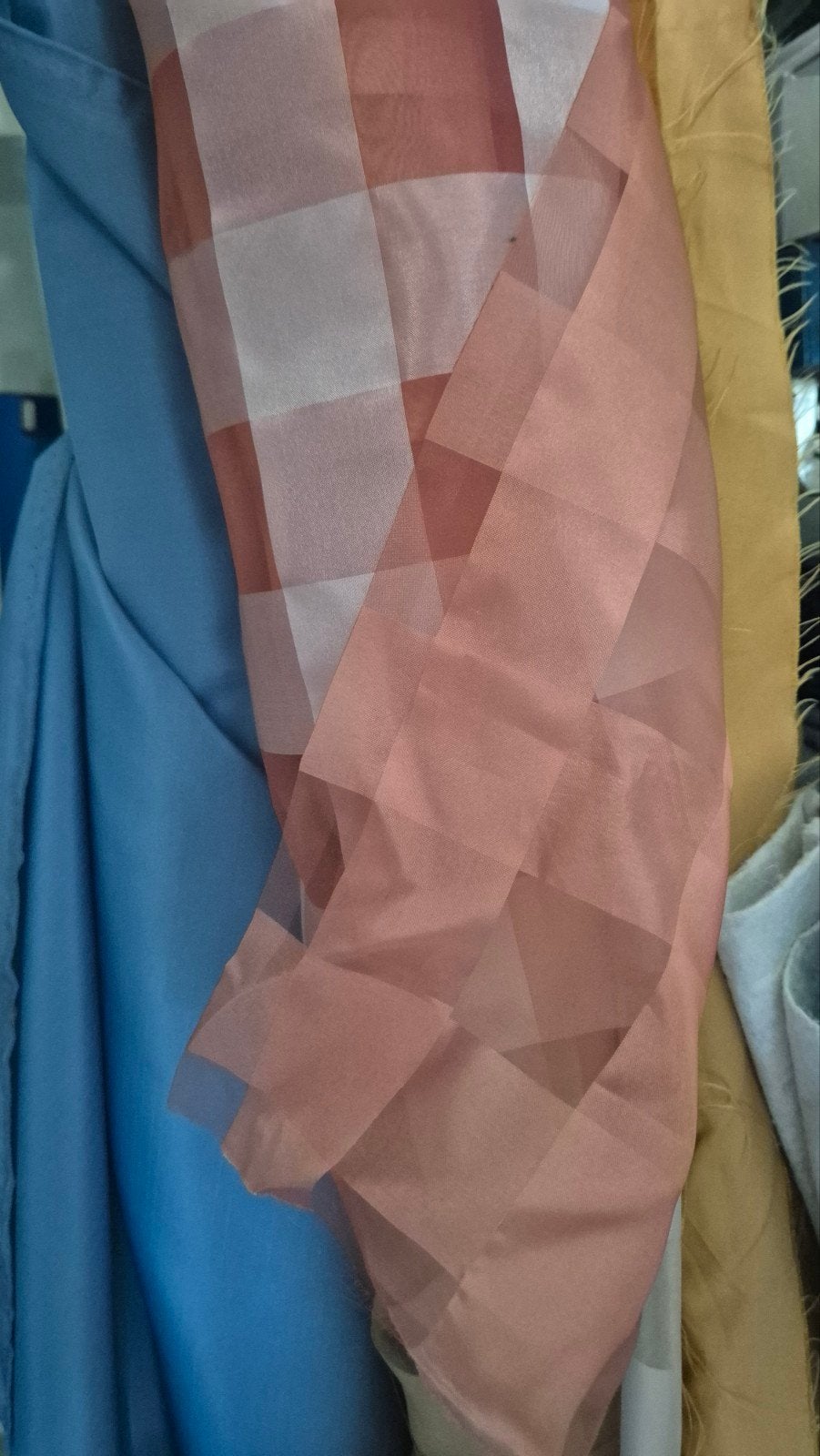 vier rollen stof, Ophalen, 120 cm of meer, Polyester, Nieuw