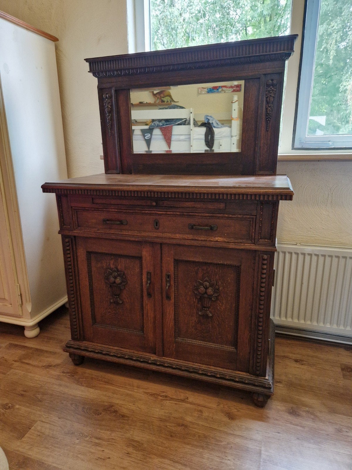 Mooie kast met (losse)  spiegel, Ophalen