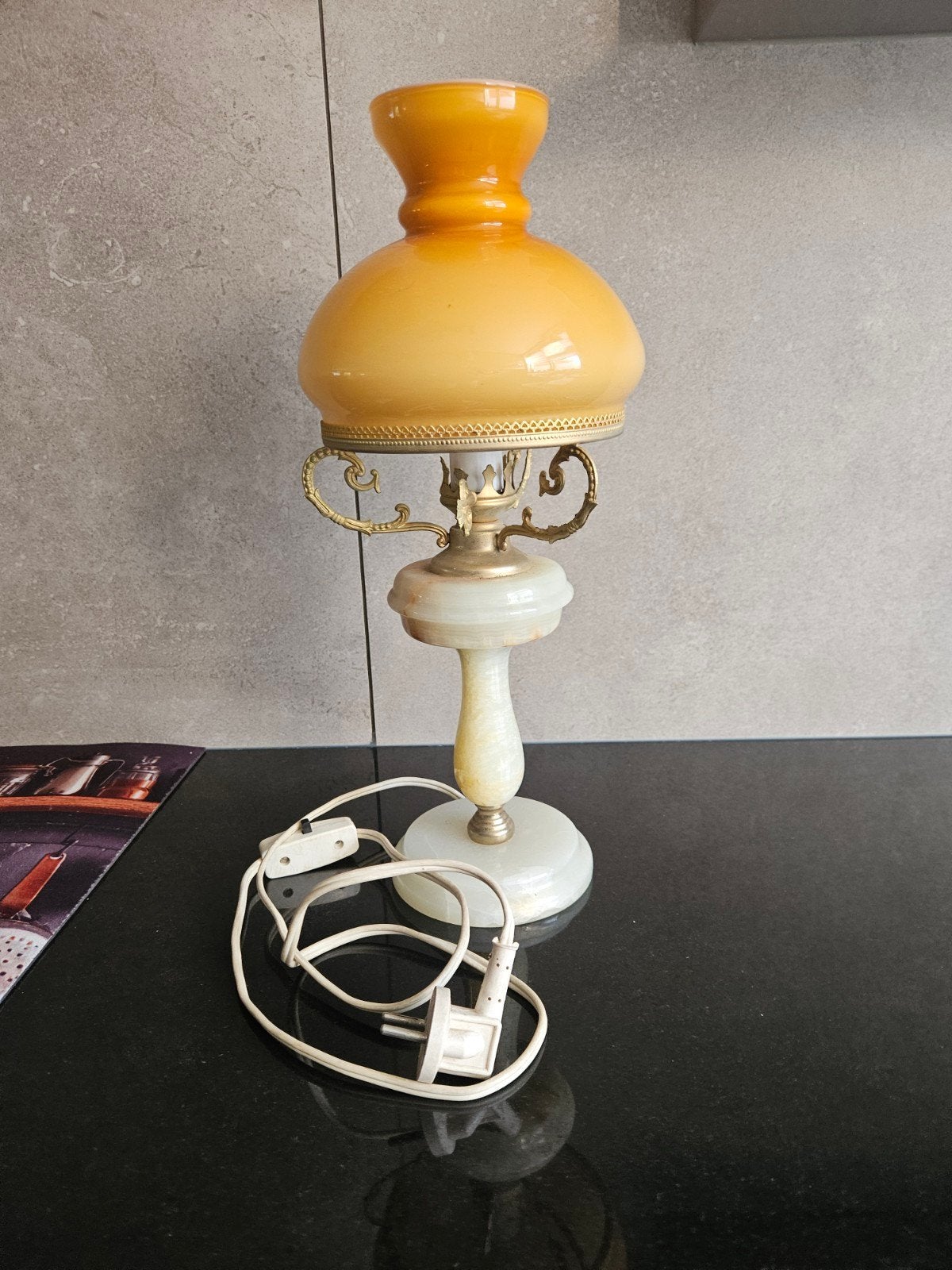 Vintage tafellamp met marmeren voet en oranje kap, Ophalen