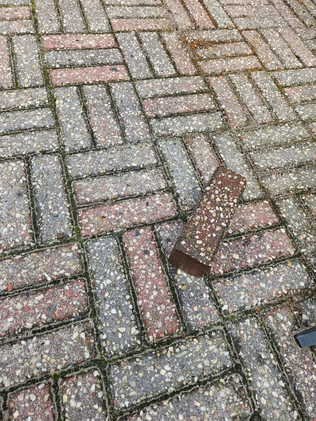 gratis: ca. 800 betonklnkers 21x7x8 cm, Tuin en Terras, Ophalen, Gebruikt, Beton, Klinkers