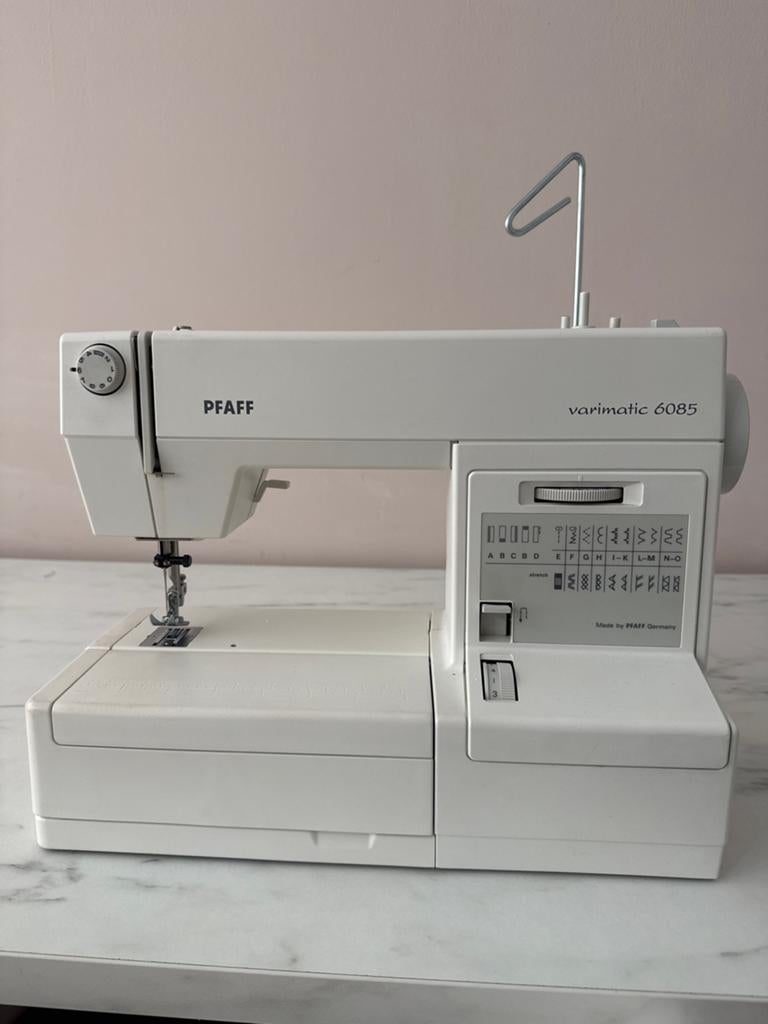 Pfaff naaimachine 6085 - Recent onderhoud gehad, Ophalen of Verzenden, Zo goed als nieuw, Naaimachine, Pfaff