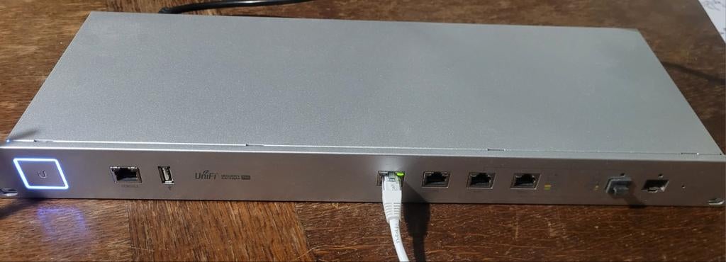 Ubiquiti USG gateway PRO, Ophalen of Verzenden, Gebruikt