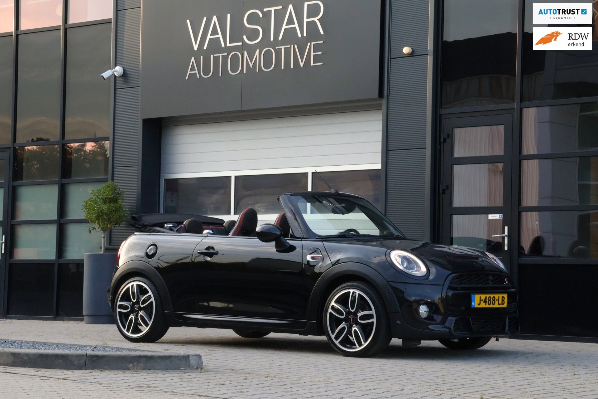 Mini Cabrio 2.0 Cooper S|JCW|Harman/Kardon|Camera|JCW STOELE, 1998 cc, Stof, Gebruikt, Euro 6