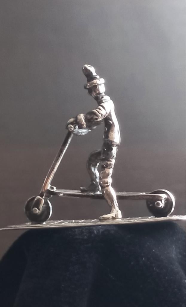Antiek zilveren miniatuur “step” met zilvermerken    

 , Ophalen of Verzenden