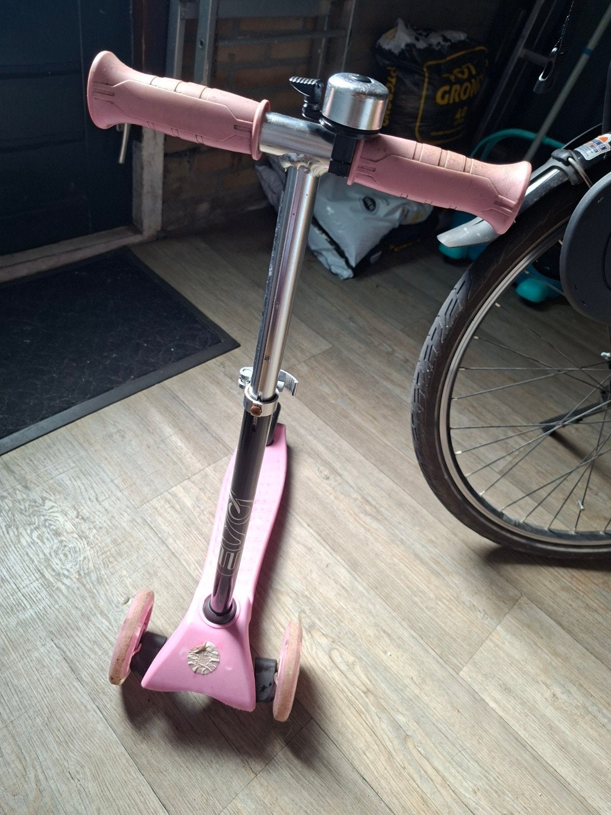 step gratis, Fietsen en Brommers, Steps, Ophalen, Gebruikt, Gewone step