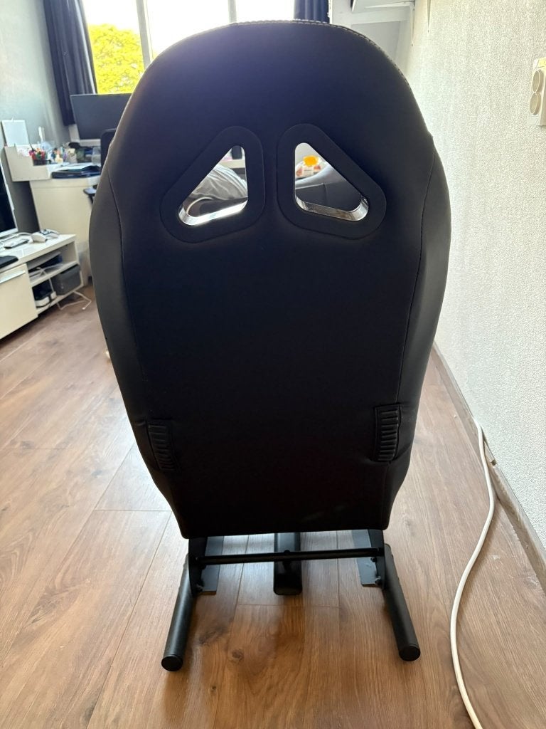 Foto 7 van Playseat met Logitech G29 racestuur en pedalen