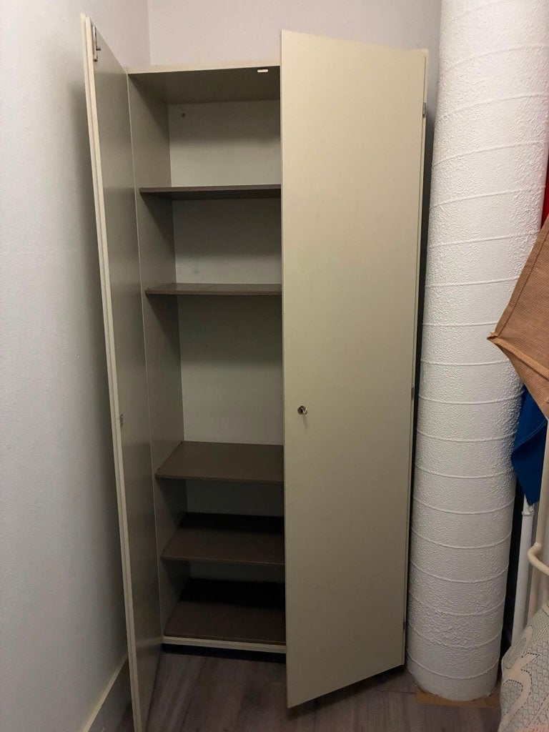 Praktische opbergkast met legplanken, Ophalen, Gebruikt