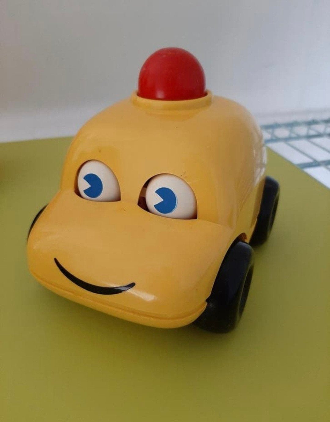 Ambitoys,Vintage, Gele Speelgoed Auto met Grote Ogen, Ophalen of Verzenden, Gebruikt