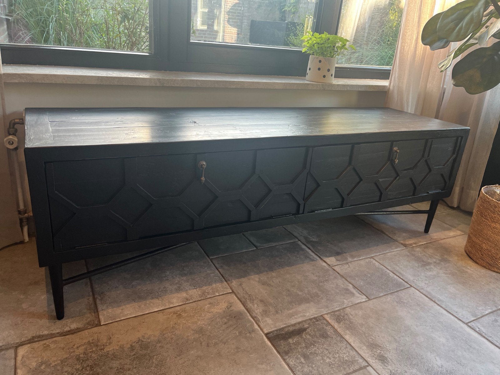 WOOOD Bequest TV Meubel zwart hout 160cm, 150 tot 200 cm, Ophalen of Verzenden, Zo goed als nieuw, Minder dan 100 cm
